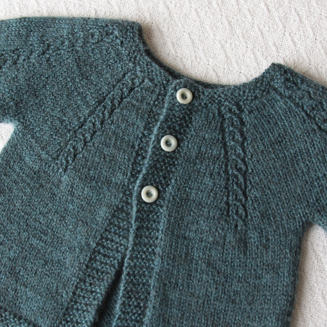 Little Cables Kit knit in Amble – The Fibre Co.